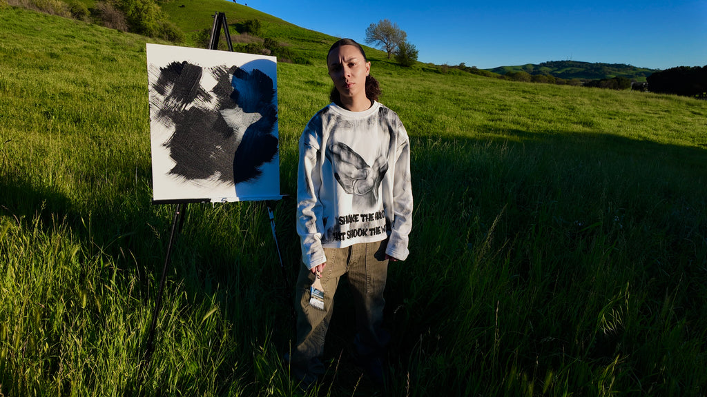 Shake The World crew neck